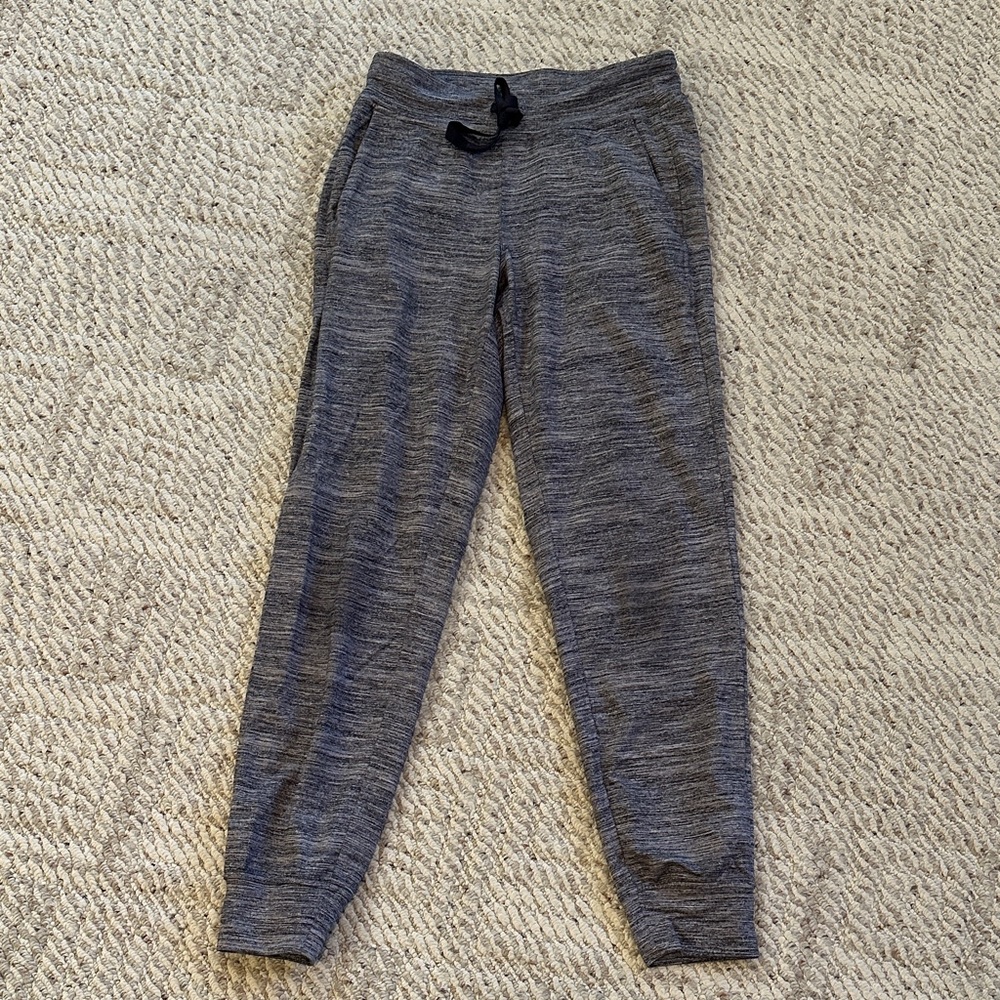 Lululemon Heathered Gray joggers - 4